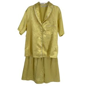 Victoria's Secret Satin Short Pajama Set Woman Size Medium Yellow Women